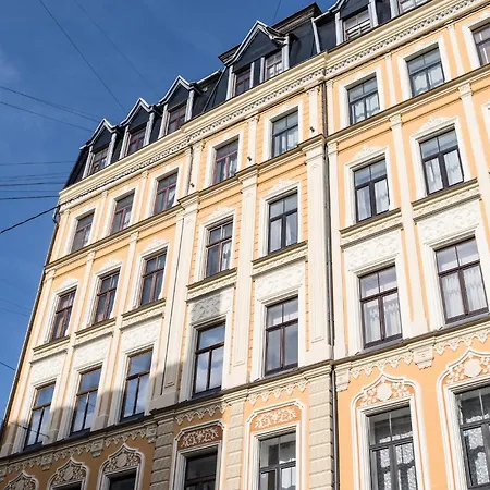 Dzirnavu 2-bedroom Center * Riga