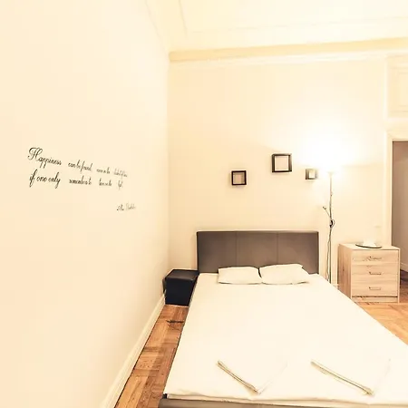 Dzirnavu 2-bedroom Center Apartment Riga