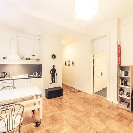Dzirnavu 2-bedroom Center Riga