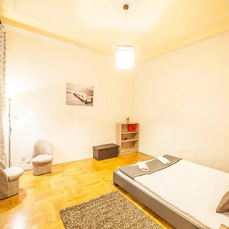 Apartment Dzirnavu 2-bedroom Center