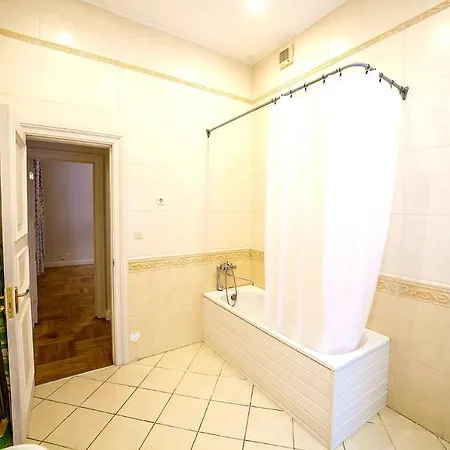 Dzirnavu 2-bedroom Center Riga